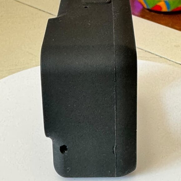 GoPro HERO7 Black 4K Waterproof Action Camera + Battery & Accessories Bundle - Picture 10 of 16